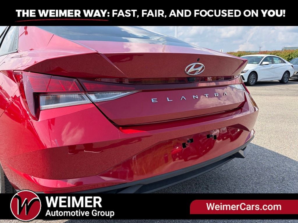 Pre-Owned 2023 Hyundai Elantra SEL - photo - 14