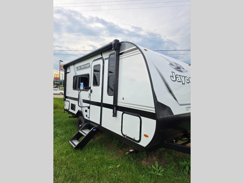 2027 Jayco Jay Feather Air 15MRB Photo in Moorefield WV 26836