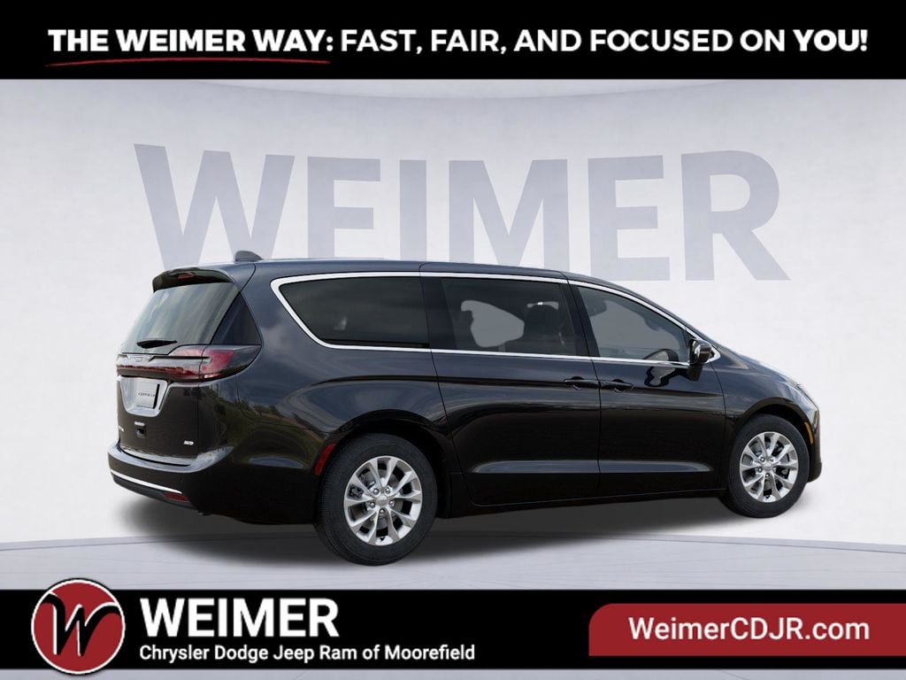 2027 Chrysler Pacifica Select Photo in Moorefield WV 26836