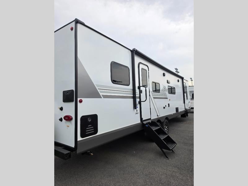 2027 Jayco Jay Flight 335BHS Photo in Moorefield WV 26836