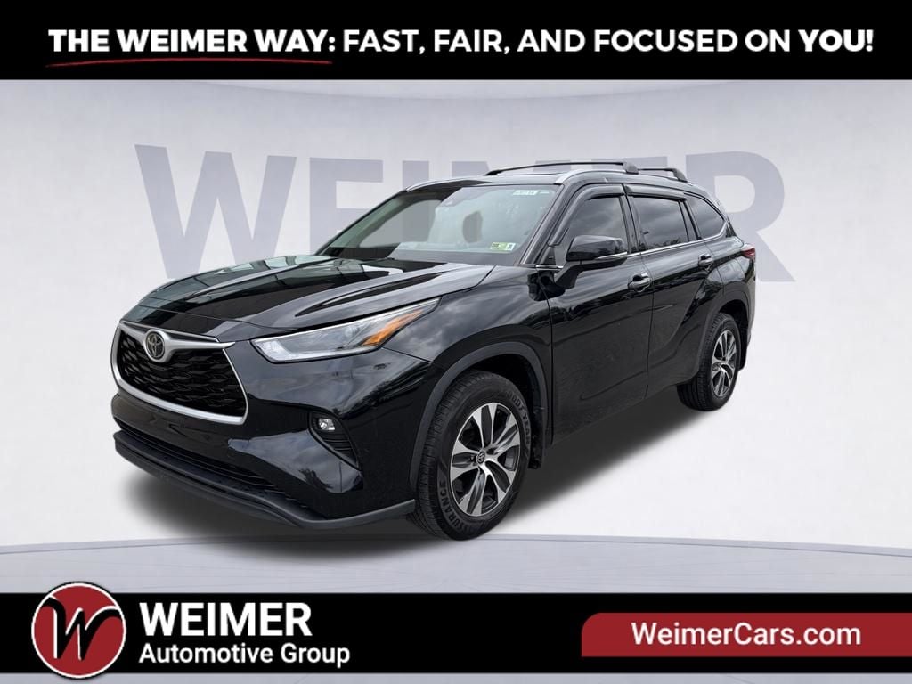 2021 Toyota Highlander XLE Photo in Morgantown WV 26501