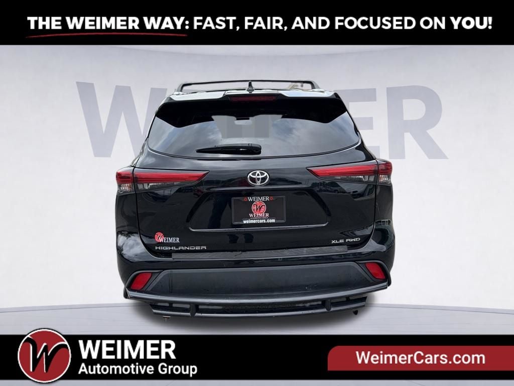 2021 Toyota Highlander XLE Photo in Morgantown WV 26501
