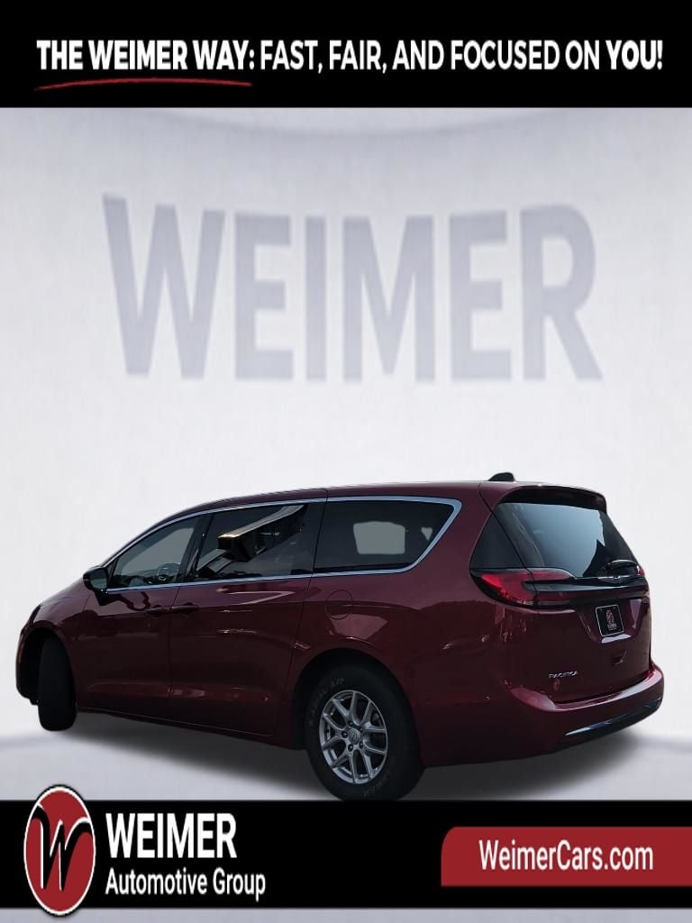 2025 Chrysler Pacifica Select Photo in Cumberland MD 21502
