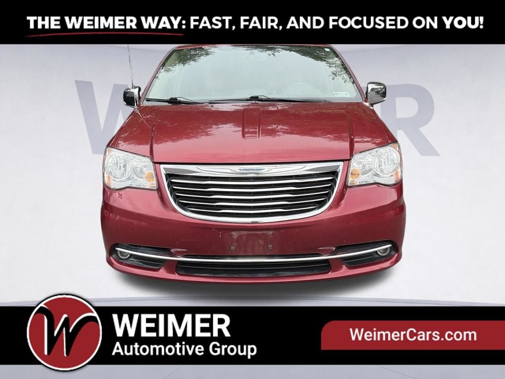 2016 Chrysler Town & Country Touring-L Photo in Moorefield WV 26836