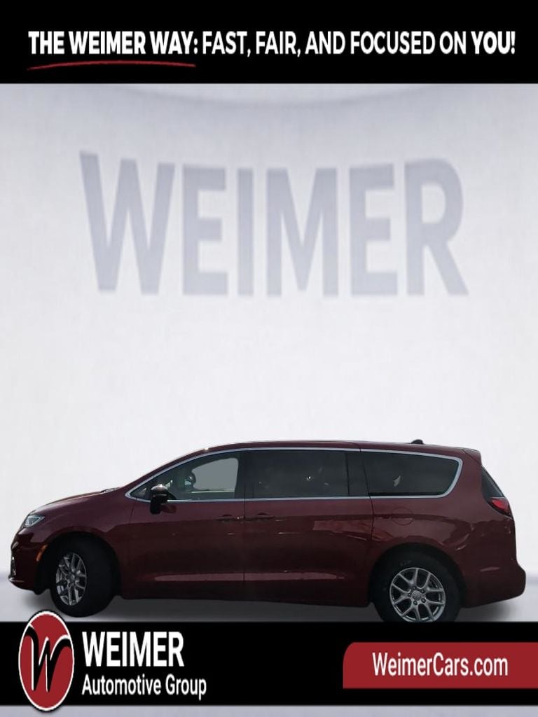 2025 Chrysler Pacifica Select Photo in Cumberland MD 21502
