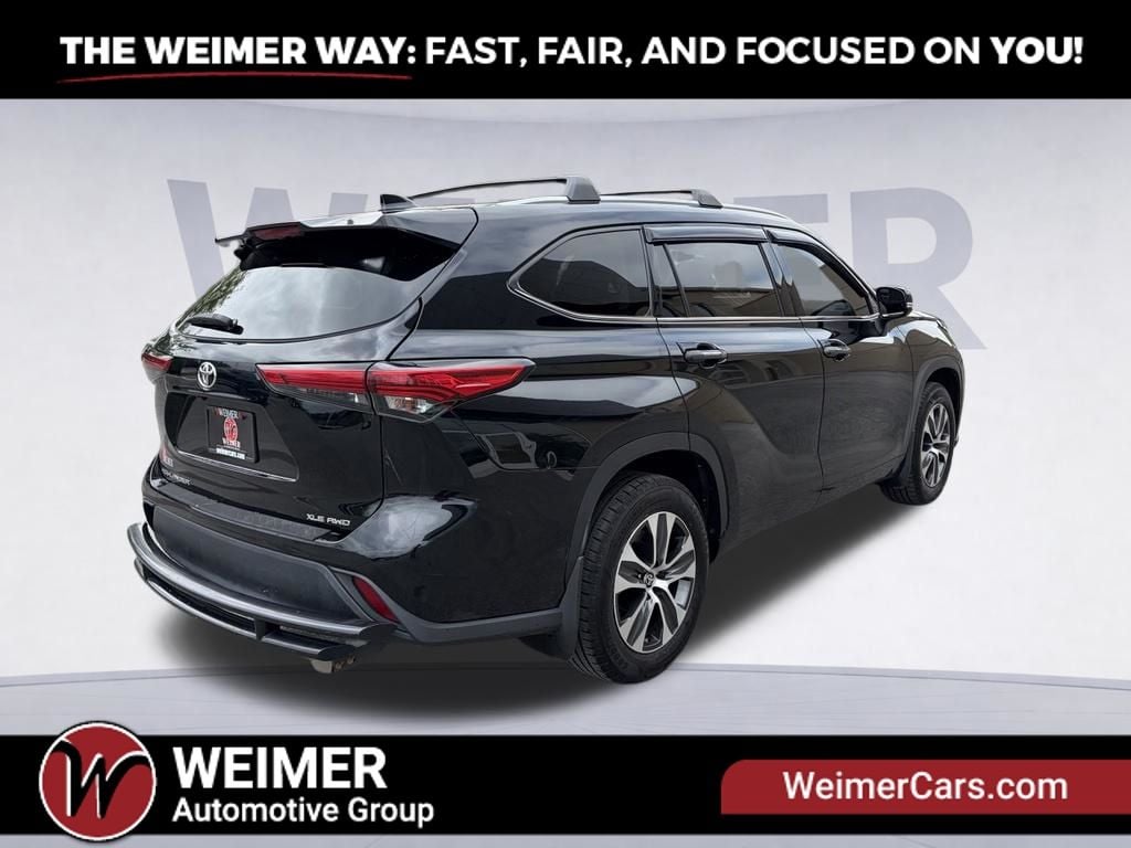 2021 Toyota Highlander XLE Photo in Morgantown WV 26501