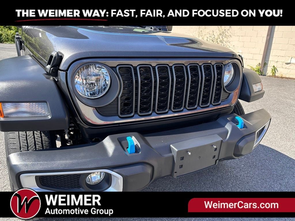 2024 Jeep Gladiator Sport Photo in Cumberland MD 21502