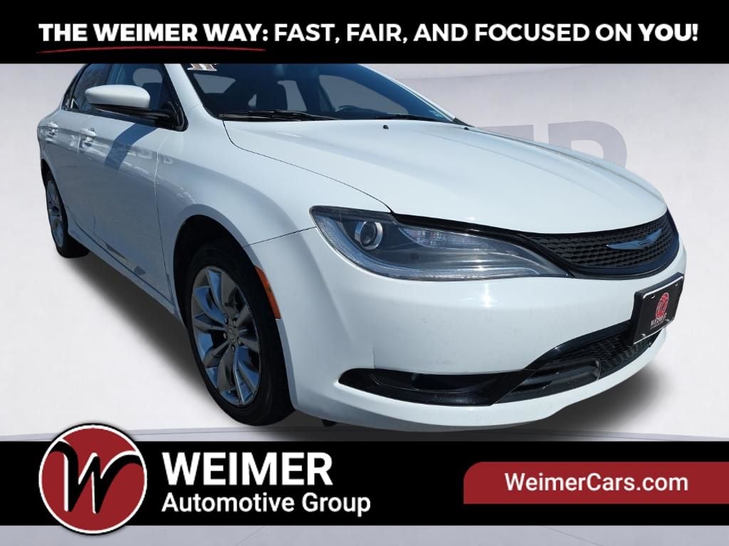 2015 Chrysler 200 S Photo in Moorefield, WV 26836